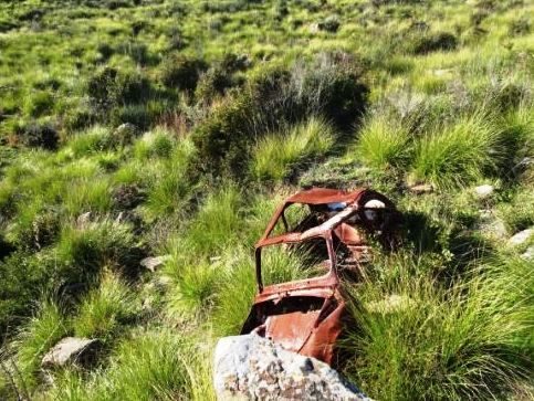 CASTELLABATE, RIMOZIONE DEI VEICOLI ABBANDONATI A PUNTA TRESINO