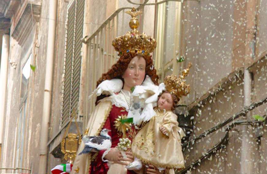 Pagani, iniziano oggi a porte chiuse i festeggiamenti religiosi della Madonna delle Galline - il Giornale di Salerno .it