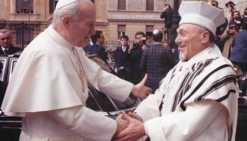 Il 13 aprile del 1986 prima visita di un Papa (Giovanni Paolo II) in una Sinagoga