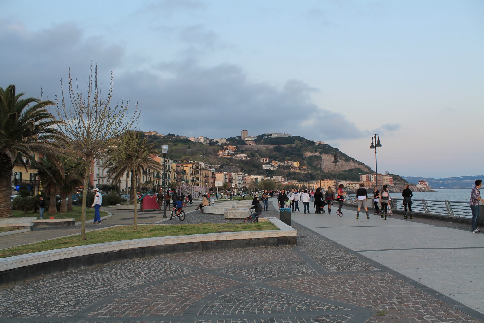 Ristorante aperto a Pozzuoli, 12 multe e locale chiuso - il Giornale di