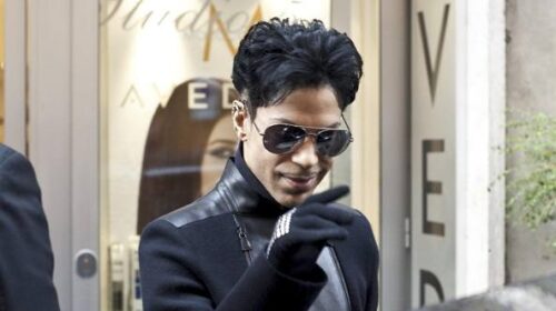 Il 21 aprile del 2016 rinvenuto in ascensore il corpo del cantante Prince