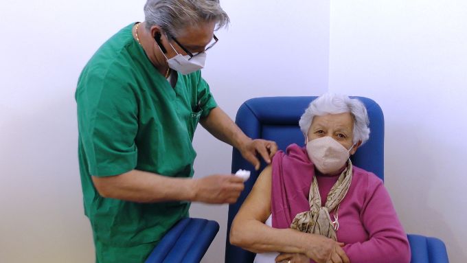 Castellabate, primi vaccini per gli over 70