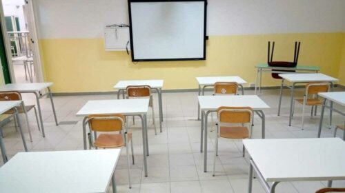 Eboli, forbici alla gola: alunno sospeso 7 giorni