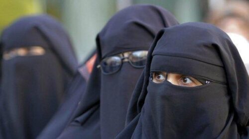 L’11 aprile del 2011 la Francia diventa il primo Paese a vietare il burqa