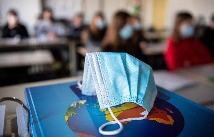 Maestra positiva, chiusa la scuola dell’infanzia a Ogliastro Marina