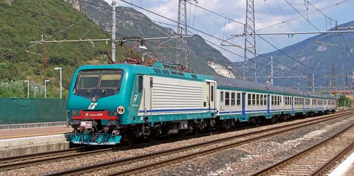 Travolto da un treno a Torre Annunziata: muore 30enne di Cava