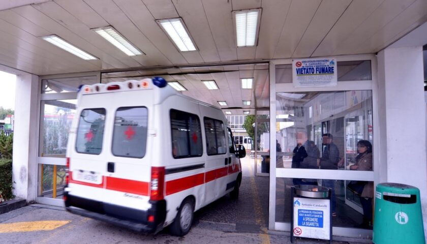 Salerno, 29 medici a gettone al pronto soccorso: conto da un milione e mezzo all’Asl