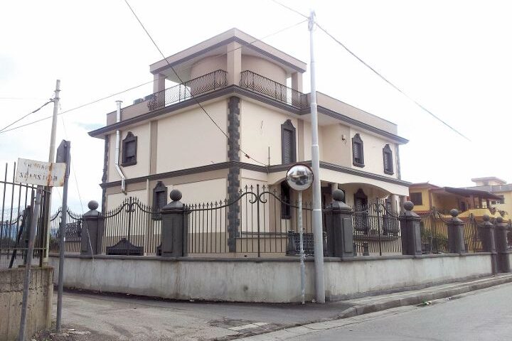 SCAFATI, LA VILLA DELL’EX SINDACO ALIBERTI NON VA DEMOLITA