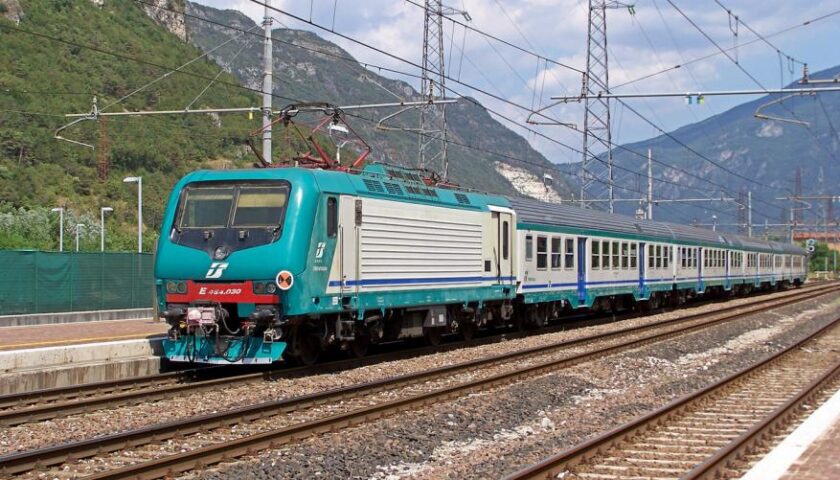 Sospesa linea ferroviaria da Torre Annunziata a Nocera Inferiore da fine agosto al 30 ottobre