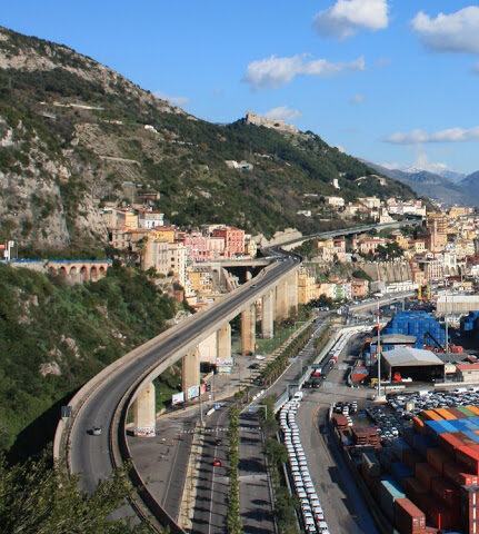 Salerno, transito alternato per 20 giorni in via Gatto