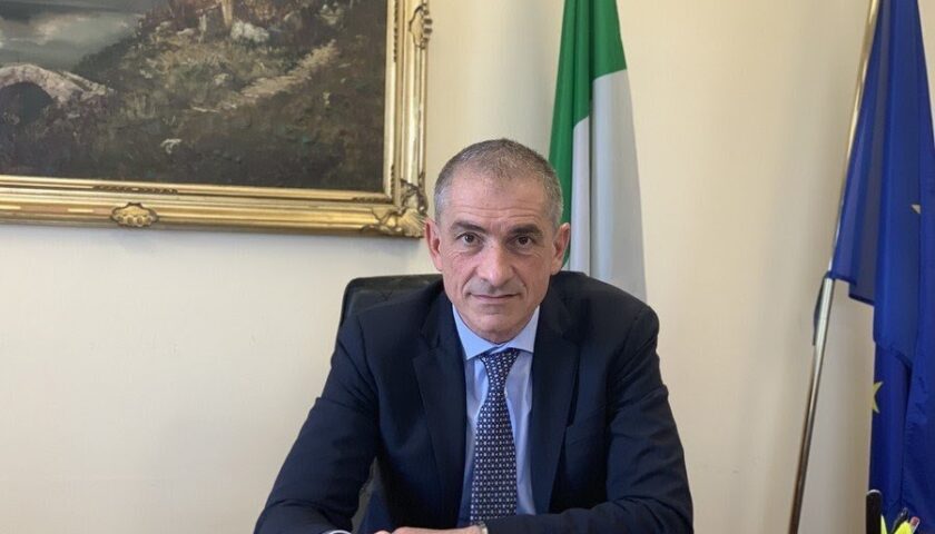 Il sottosegretario Costa: “Vaccinazioni per gli studenti possibile già a settembre”