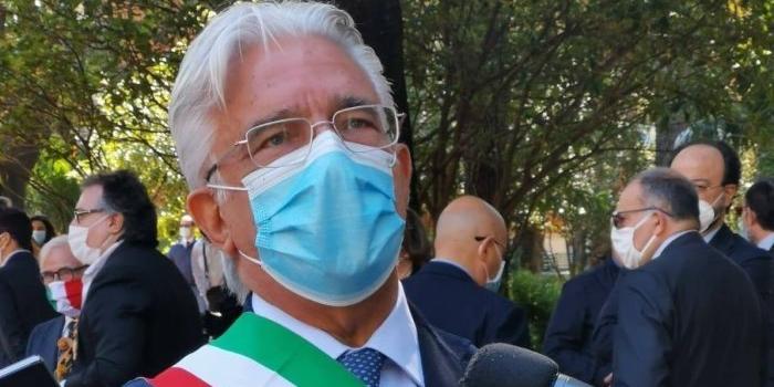 Salerno, il sindaco Napoli: “Grazie Salernitana, stasera il Comune si colorerà di granata”