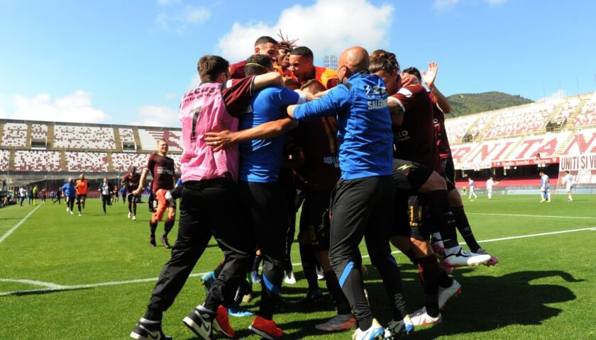 Salernitana, Piero De Luca (Pd): “Chiarezza da parte della società, ragionevolezza e responsabilità da parte della FIGC”.