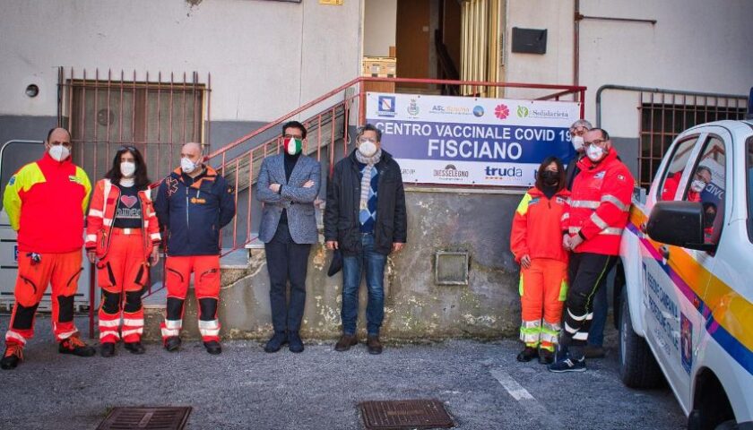 ACCELERATA DELLA CAMPAGNA VACCINALE A FISCIANO. I VOLONTARI DE “LA SOLIDARIETA” IN CAMPO PER IL SOSTEGNO AI PAZIENTI