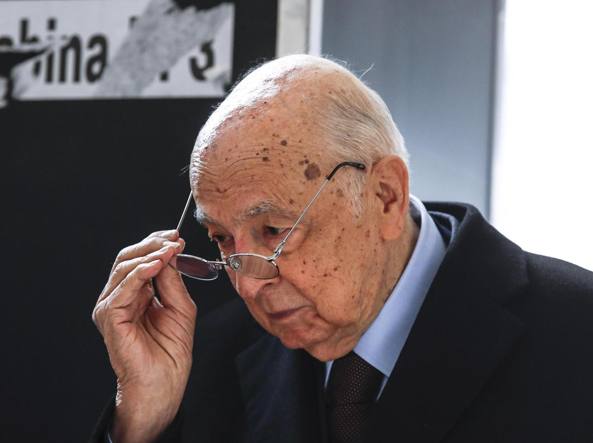 Il 10 maggio 2006 l’ex comunista Napolitano diventa capo dello Stato