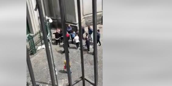 A Napoli rissa durante il funerale, il video fa il giro del web
