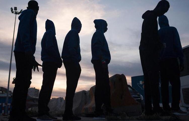 MIGRANTI, IN CAMPANIA SOLO IL 3% DI CHI ENTRA CON UN NULLA OSTA SOTTOSCRIVE UN CONTRATTO DI LAVORO: IANNONE APPLAUDE A MELONI PER L’ESPOSTO