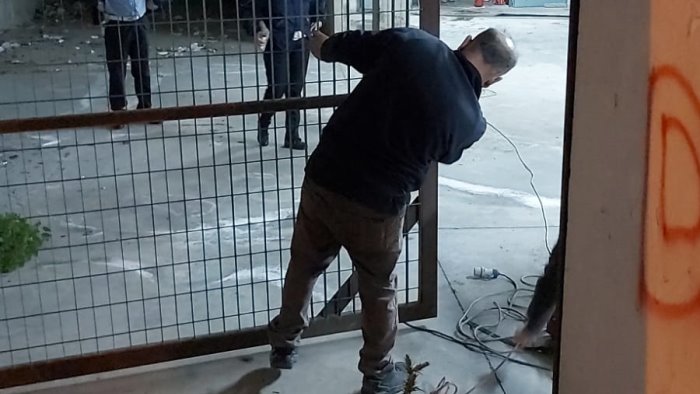 Scafati: alloggio abusivo nel garage del centro “Plaza”, arrivano i Vigili