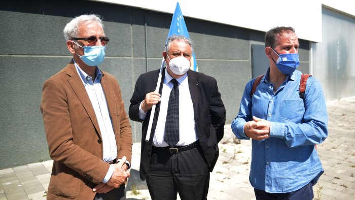 La Fabbrica chiusa, Consumatori e ambientalisti: intervenga il Comune di Salerno