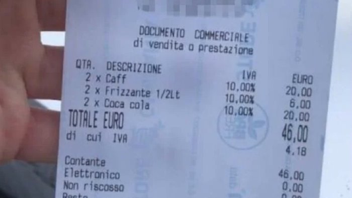 A Positano 46 euro per caffè e coca cola al bar: lo scontrino diventa virale sui social