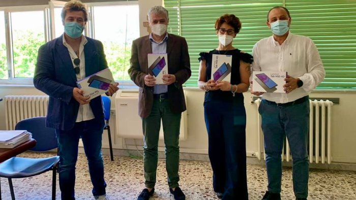 Tablet da Palinuro per l’ospedale di Sapri