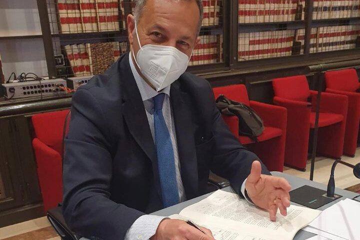 Covid, l’impegno del deputato salernitano Nicola Provenza (M5S): “Un emendamento per la tutela della privacy in linea con i rilievi del garante”
