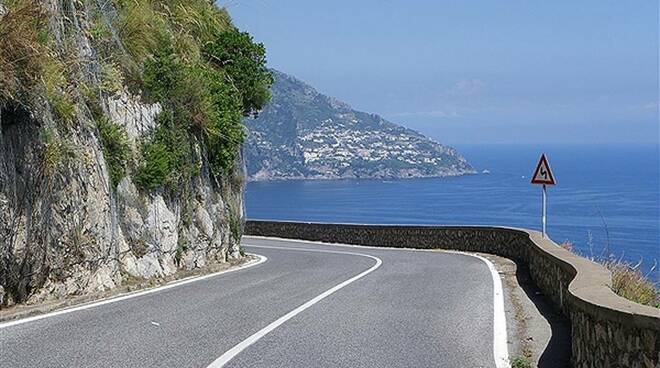 Strada statale 163 Amalfitana, da lunedì senso alternato tra Vietri e Minori