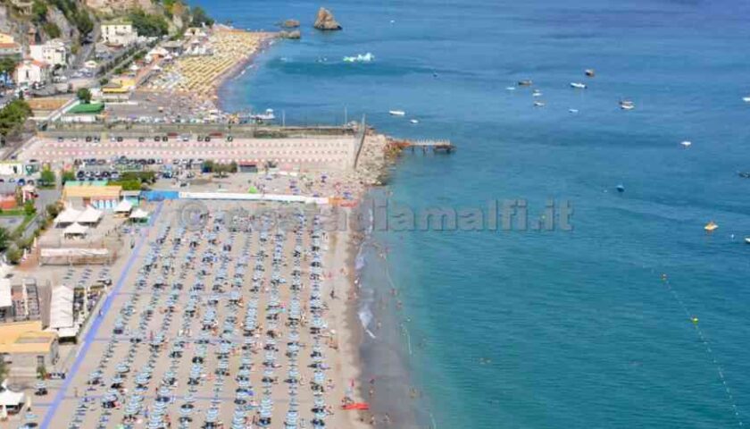 Furto in spiaggia a Marina di Vietri, acciuffati due ladri