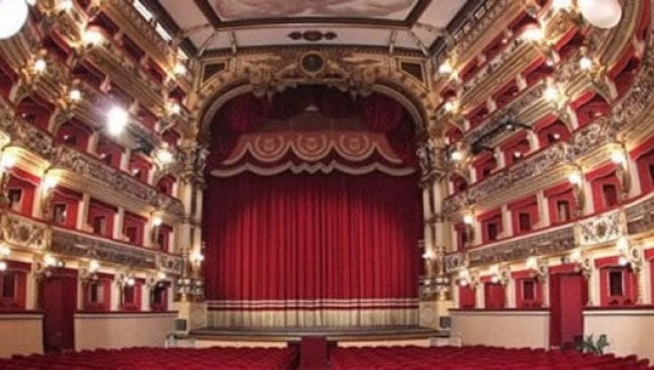 Ragazza aspirante attrice trovata morta nel Teatro Bellini di Napoli