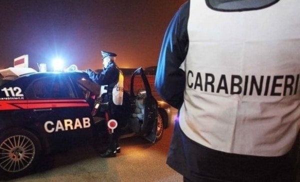 Capaccio, forza posto di blocco: arrestato immigrato