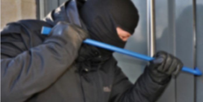 Eboli, furto al bar: rubati 250 euro