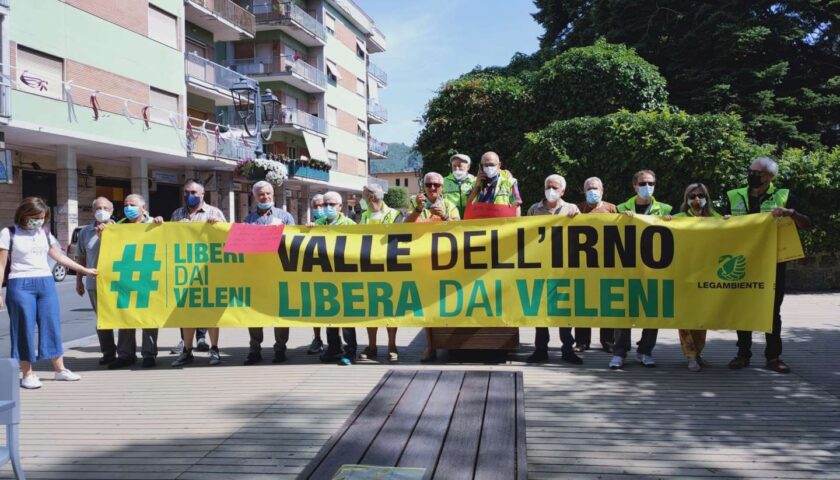 Baronissi, flash mob di Legambiente contro l’inquinamento