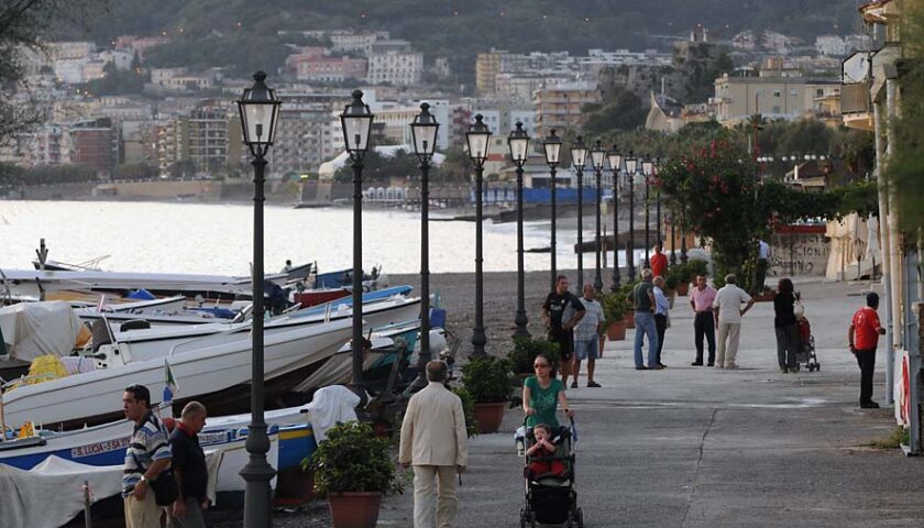 Salerno, dal Comune una targa per l’uomo di mare Alfonso Longo al porticciolo di Pastena