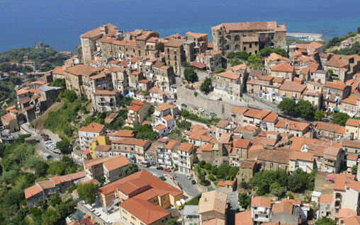 Mascherine obbligatorie anche all ‘ aperto a Pisciotta. L’ ordinanza del sindaco