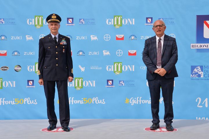 IL CAPO DI STATO MAGGIORE DELLA DIFESA GENERALE VECCIARELLI A GIFFONI50PLUS:   “IL RUOLO DELLE FORZE ARMATE OGGI?  SIAMO STRUMENTO DI PACE”