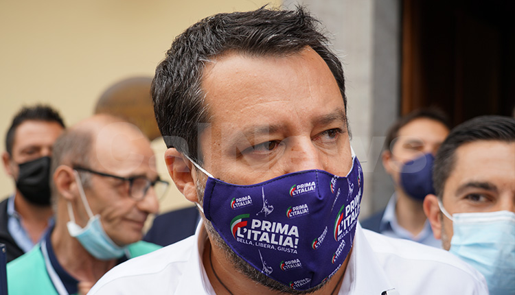 Salvini da Napoli: “In Campania misure senza senso”