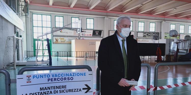 “Poche adesioni”, a Baronissi chiude il centro vaccinale