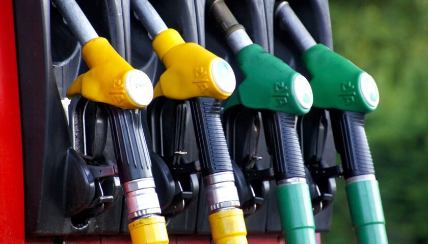 BENZINA: GASOLIO SOPRA 2 EURO. STAFFETTA, PREZZO IN AUTOSTRADA SOPRA 2,2 EURO AL LITRO. CODACONS: DATI CONFERMANO NOSTRE DENUNCE