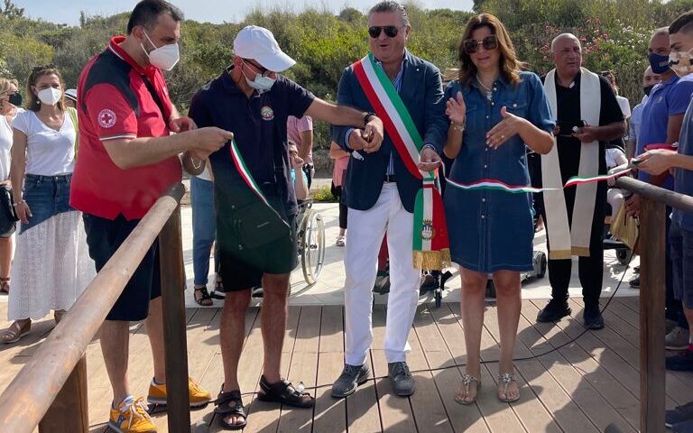 Capaccio Paestum, inaugurata sul lungomare la “Spiaggia senza barriere”