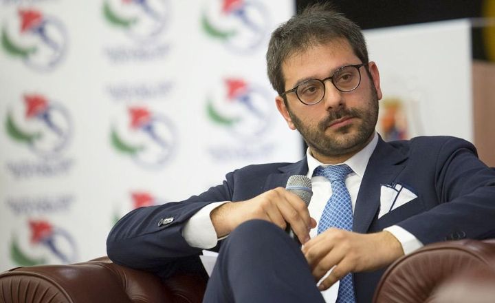 Tofalo (M5S): “Conti in rosso al Comune di Salerno, si vendono beni comuni per far quadrare i conti. Tempo di cambiare rotta