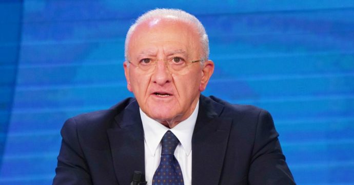 Nel giorno dell’avviso di garanzia De Luca sorvola sull’inchiesta e parla del G20: “Orgogliosi di essere italiani, peccato per i pollai televisivi che ora ritornano”