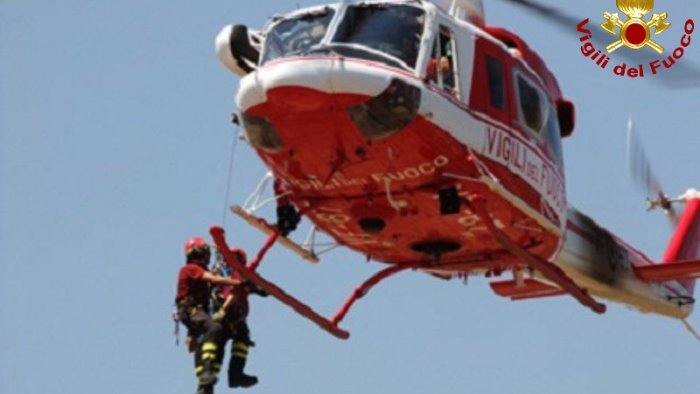 Giovane ferito sui monti del Vallo di Diano salvato dai vigili del Fuoco