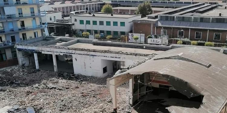 Demolizione a Bellizzi dell’ex Fiat Saba, in via Roma sorgerà un centro commerciale