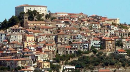A CASTELLABATE GIORNATA DELLA GENTILEZZA E ACCOGLIENZA AI NATI 