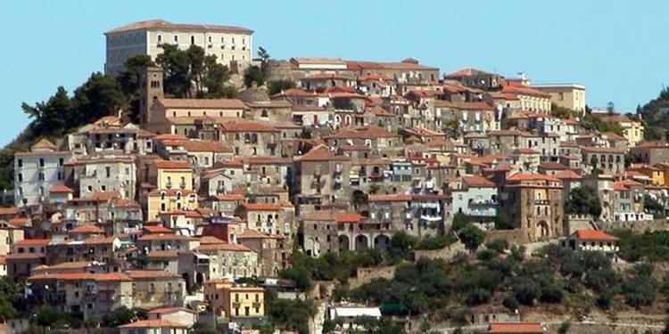 CILENTO. IL 1 GIUGNO “I VOLTI DI CASTELLABATE”