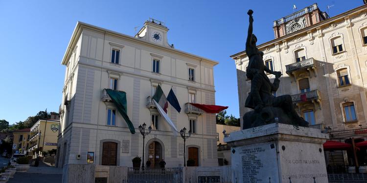 A Vallo della Lucania si cerca il successore di Aloia tra Sansone e Ametrano