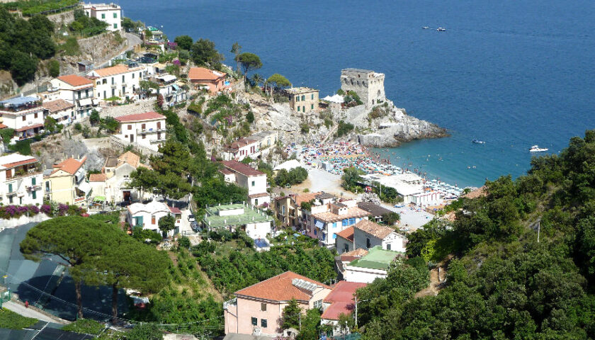 Troppa gente nel locale di Erchie, scatta la chiusura per 30 giorni dopo le segnalazioni