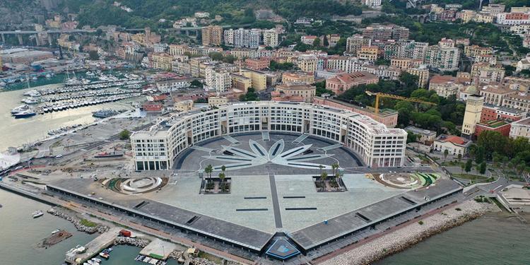 Salerno, Celano (Fi): Crescent e piazza Libertà opere abusive, lo dice il Ministero