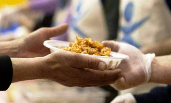 Salerno, boom di pasti alla mensa dei poveri San Francesco