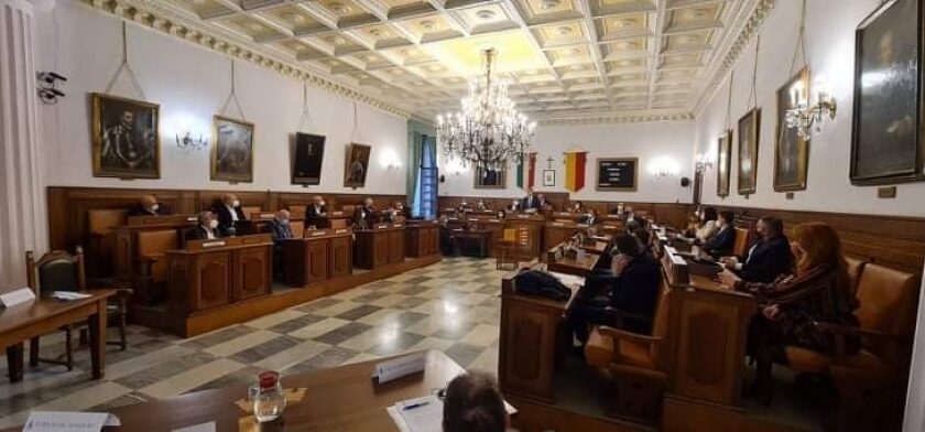 Centrodestra cavese: “La forzatura della maggioranza in Consiglio comunale serve a coprire l’incapacità di guidare la macchina amministrativa”